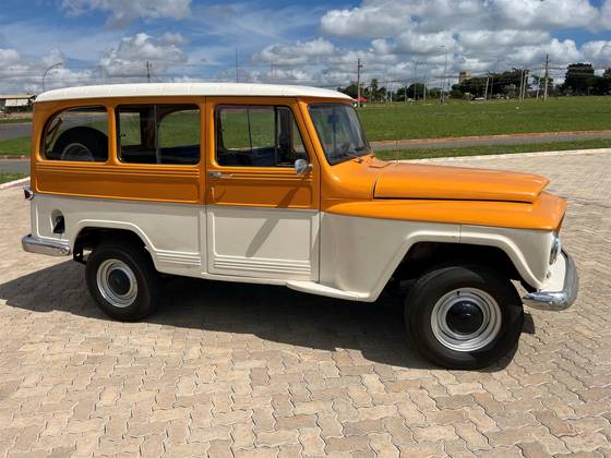 FORD RURAL 2.6 4X2 6 CILINDROS 12V GASOLINA 2P MANUAL